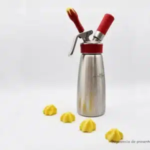 un sifón de cocina molecular con espuma estabilizada con el producto estabilizante de espumas frío