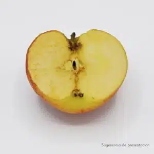 una pieza de fruta tratada con ácido ascórbico