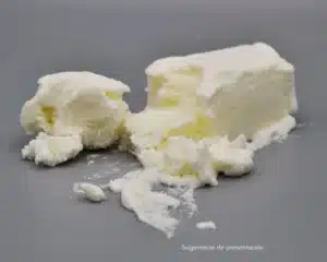 Helado a base de leche tipo crema utilizando como ingrediente el neutro cream complemento