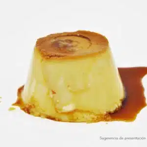 un flan de huevo elaborado con el preprado en polvo para flan