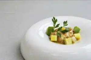 ceviche elaborado con el preparado de leche de tigre en polvo de guthaus
