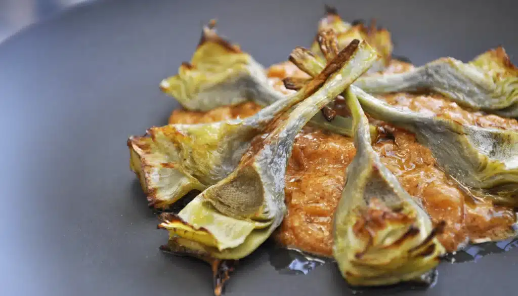 un plato de Tandoori masala de alcachofas