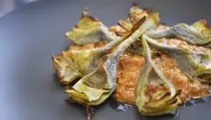 un plato de Tandoori masala de alcachofas