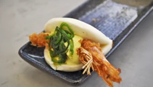 receta pan Bao de langostino frito con mayonesa de coco y curry