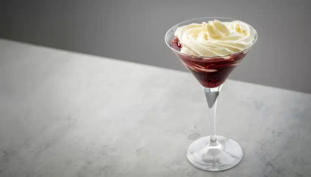 Copa de fresas al café y espuma de mascarpone