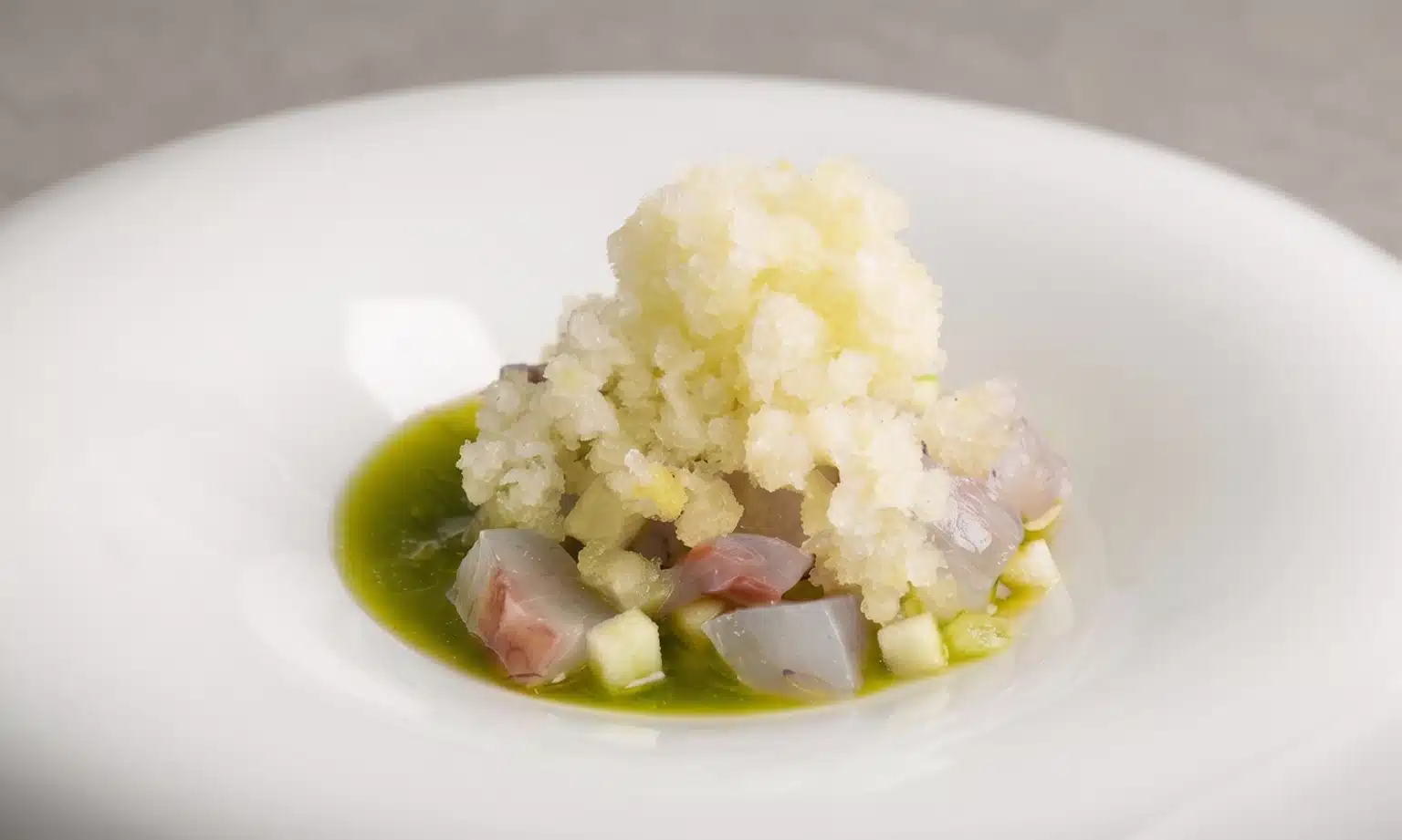 una ensalada helada con granizado